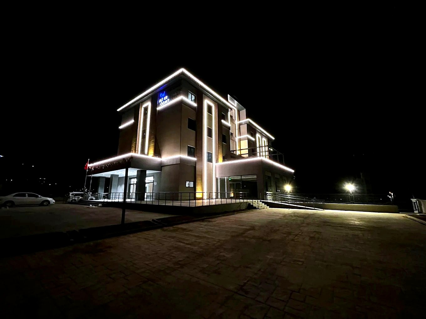 Altay Elektrik Gaziantep dış cephe LED aydınlatma çalışması